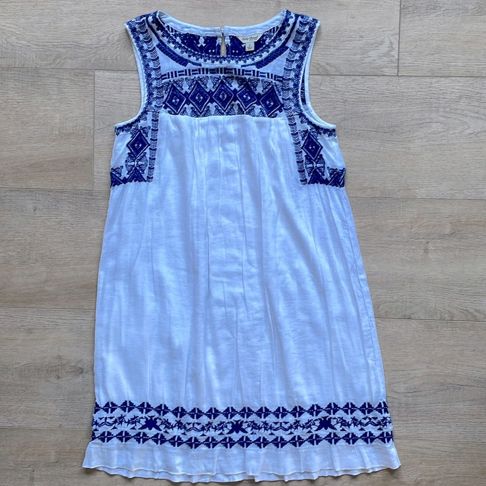 Lucky brand embroidered navy and white dress size small